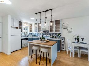 325 Kitty Hawk RD UNIT 207, Alameda CA 94501