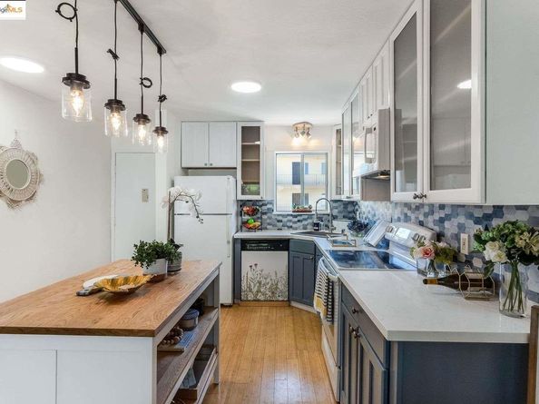 325 Kitty Hawk RD UNIT 207, Alameda CA 94501