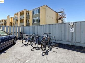 325 Kitty Hawk RD UNIT 207, Alameda CA 94501