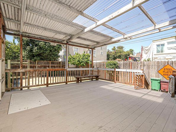 2207 E 19th St, Oakland CA 94606