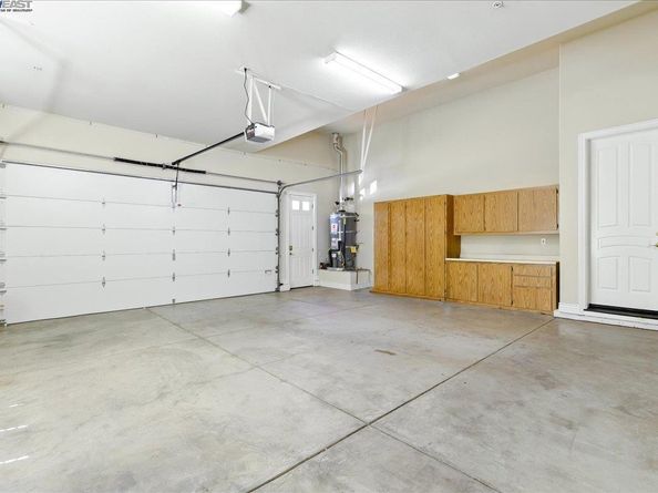 2109 Black Oak Ct, Pleasanton CA 94588