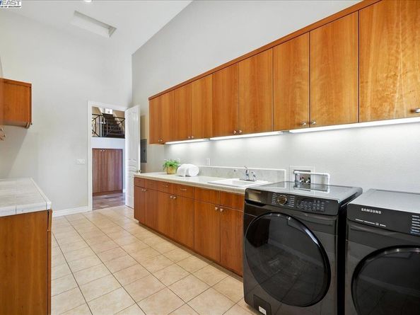 2109 Black Oak Ct, Pleasanton CA 94588