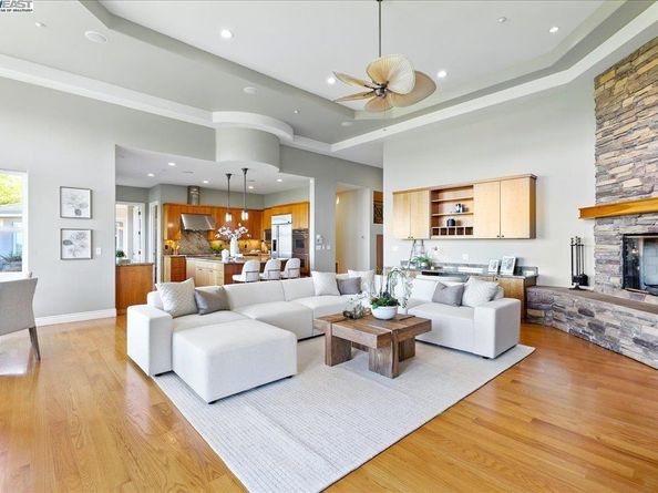 2109 Black Oak Ct, Pleasanton CA 94588