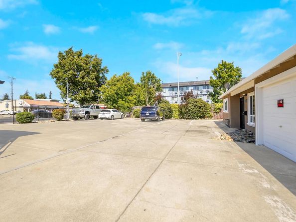 21926 Victory Dr, Hayward CA 94541