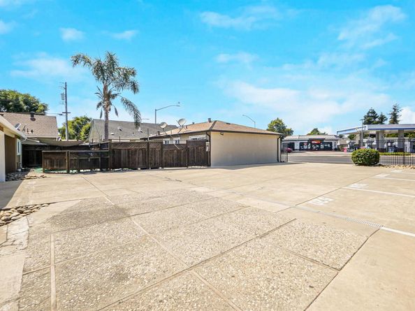 21926 Victory Dr, Hayward CA 94541