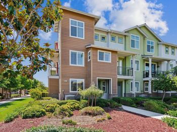 389 Basswood Cmn