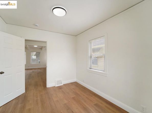 8117 Ney Ave, Oakland CA 94605
