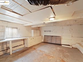 8117 Ney Ave, Oakland CA 94605