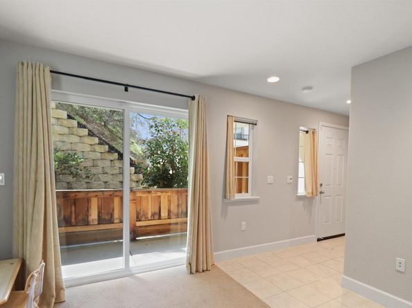 225 Laurel Knoll Dr, Martinez CA 94553