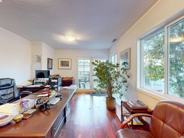 54 Railroad Ave, Richmond CA 94801