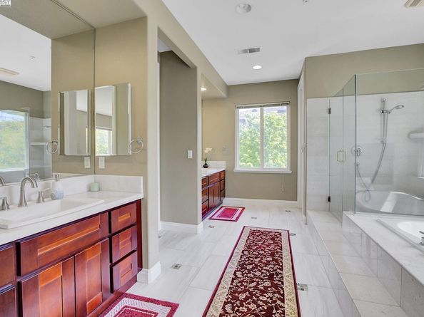 48564 Avalon Heights Ter, Fremont CA 94539