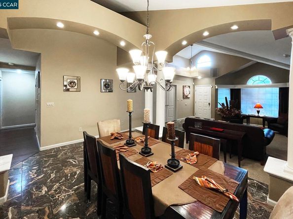 5472 Country View Dr, Richmond CA 94803