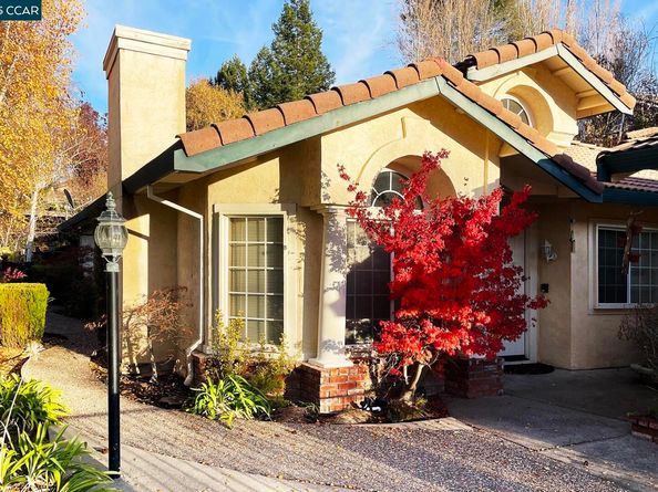 5472 Country View Dr, Richmond CA 94803