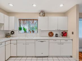 8 Kenswick Lane, Huntington Station NY 11746