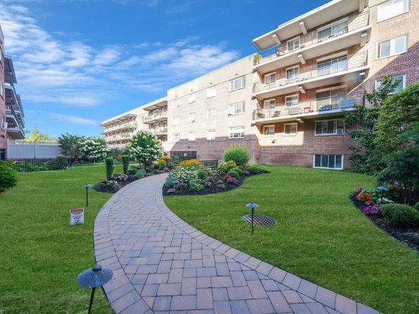 200 Atlantic Avenue 331, Lynbrook NY 11563