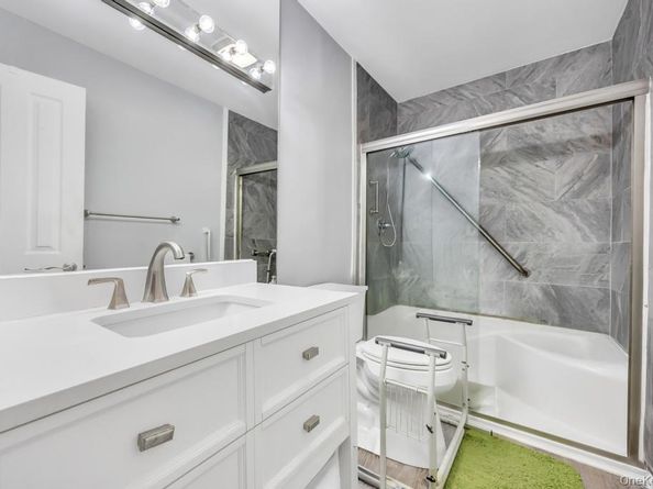 371 W 20th Street, Deer Park NY 11729