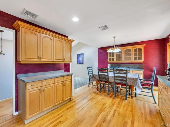 371 W 20th Street, Deer Park NY 11729