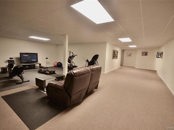 679 Balfour Place, Melville NY 11747