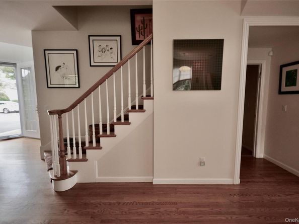 679 Balfour Place, Melville NY 11747
