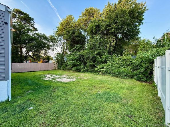 7 Beech Street, Wyandanch NY 11798