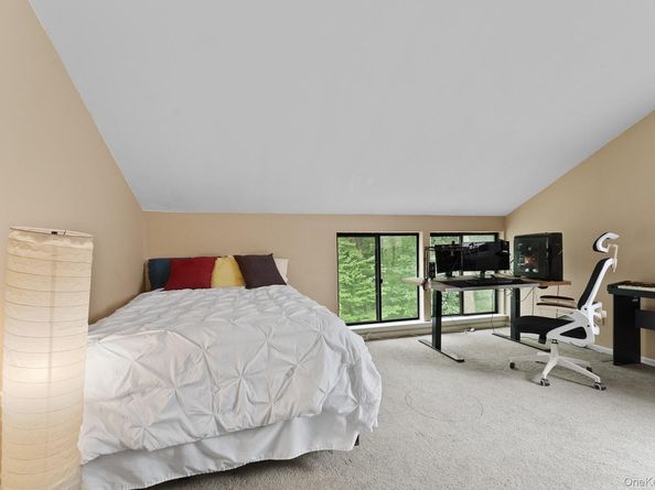 156 Stone Meadow, South Salem NY 10590