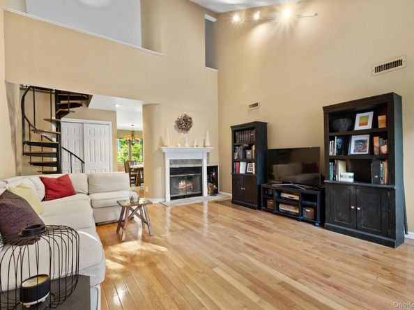 156 Stone Meadow, South Salem NY 10590