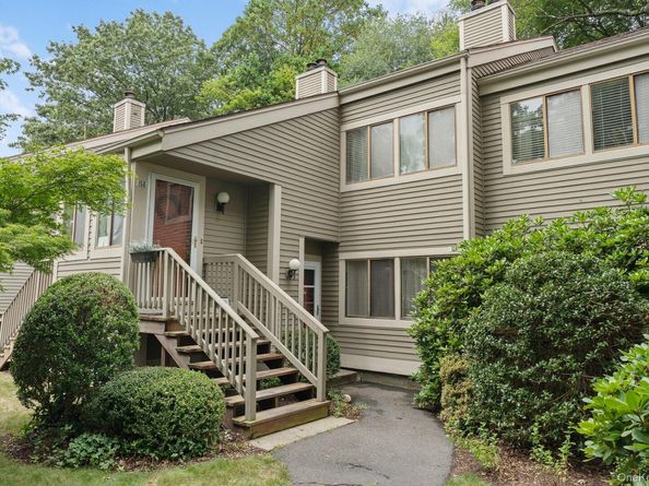 156 Stone Meadow, South Salem NY 10590