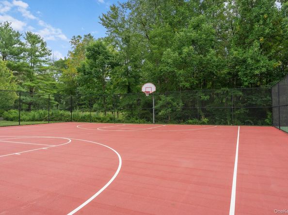 156 Stone Meadow, South Salem NY 10590