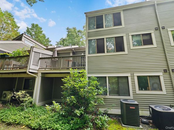 156 Stone Meadow, South Salem NY 10590