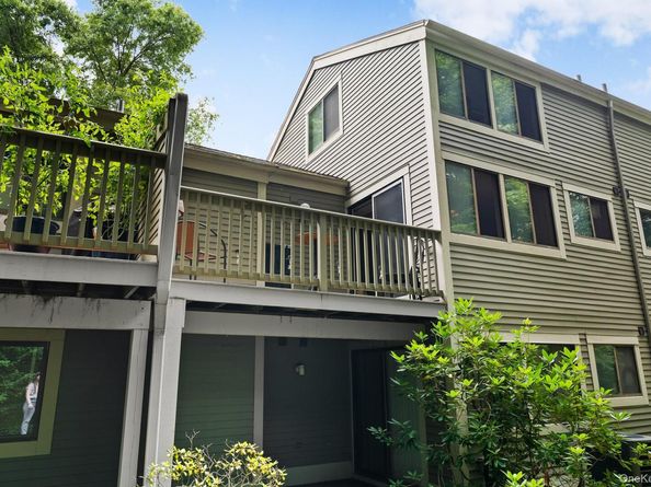 156 Stone Meadow, South Salem NY 10590