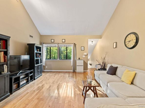 156 Stone Meadow, South Salem NY 10590