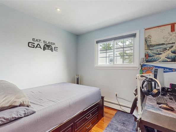 110 Roeckel Avenue, Valley Stream NY 11580
