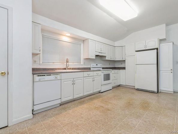 27 Hayward Avenue, Miller Place NY 11764