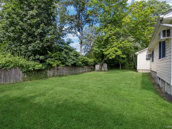 27 Hayward Avenue, Miller Place NY 11764