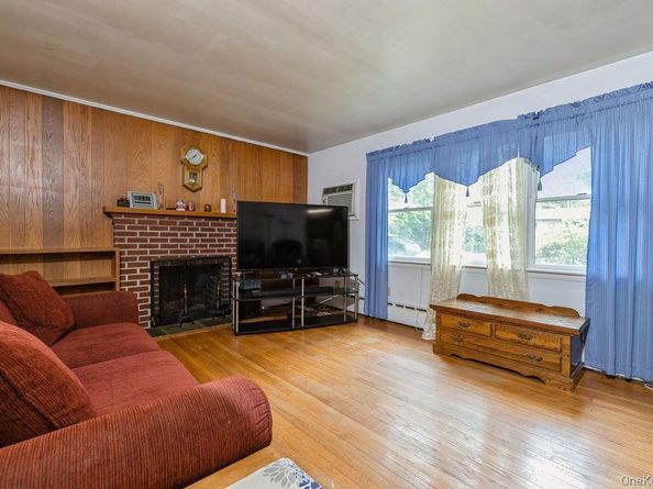 27 Hayward Avenue, Miller Place NY 11764