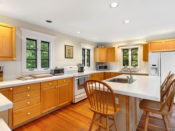 2 Old Hollow Lane, East Hampton NY 11937