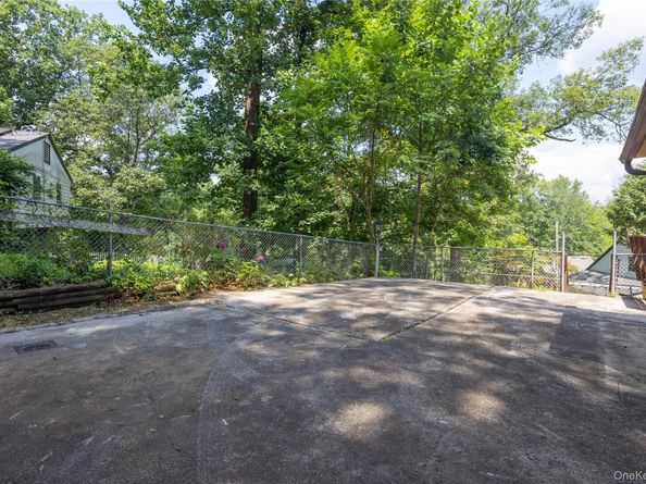 3519 Hillside Street, Mohegan Lake NY 10547