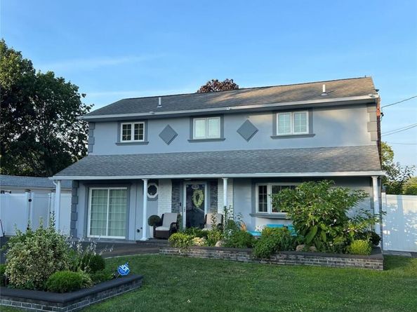 7 Bark Avenue, Central Islip NY 11722