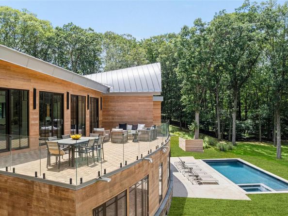 16 Col Sheldon Lane, Pound Ridge NY 10576
