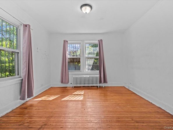 452 Howe Ave, Bronx NY 10473