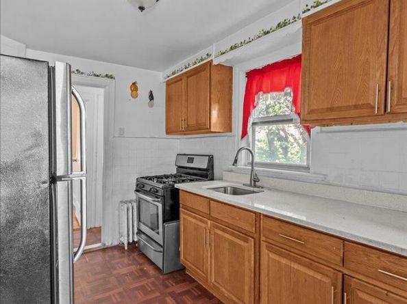 452 Howe Ave, Bronx NY 10473