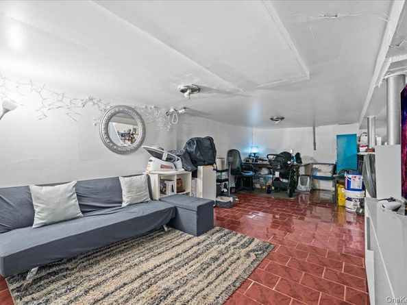 452 Howe Ave, Bronx NY 10473