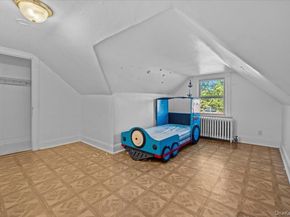 452 Howe Ave, Bronx NY 10473