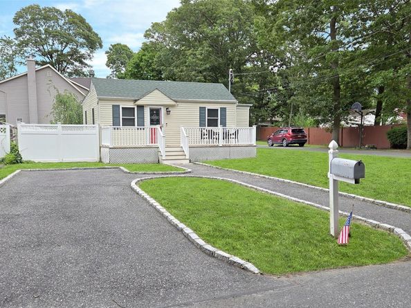 83 Webster Avenue, Lake Ronkonkoma NY 11779