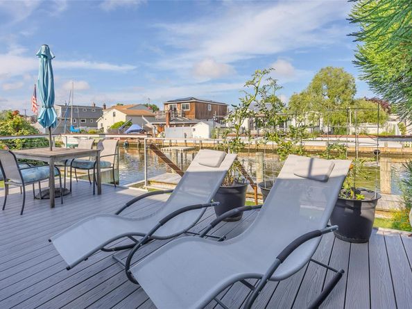 253 West Drive, Copiague NY 11726