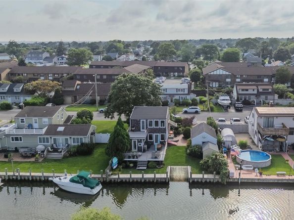 253 West Drive, Copiague NY 11726