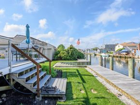 253 West Drive, Copiague NY 11726