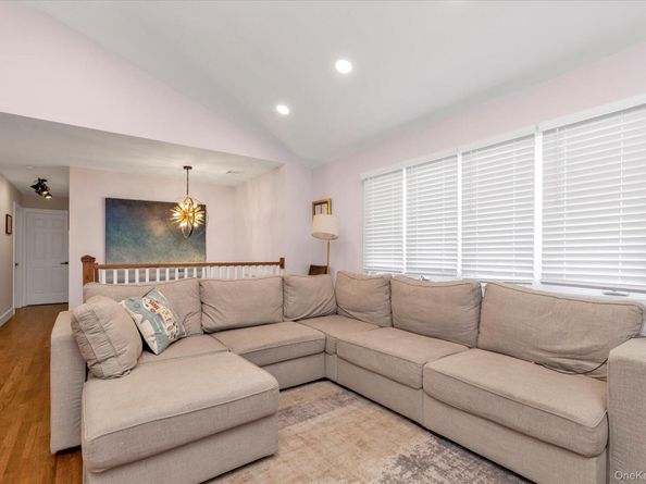 3075 Whaleneck Drive, Merrick NY 11566