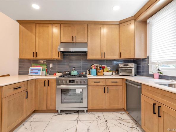 3075 Whaleneck Drive, Merrick NY 11566