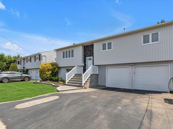 3075 Whaleneck Drive, Merrick NY 11566